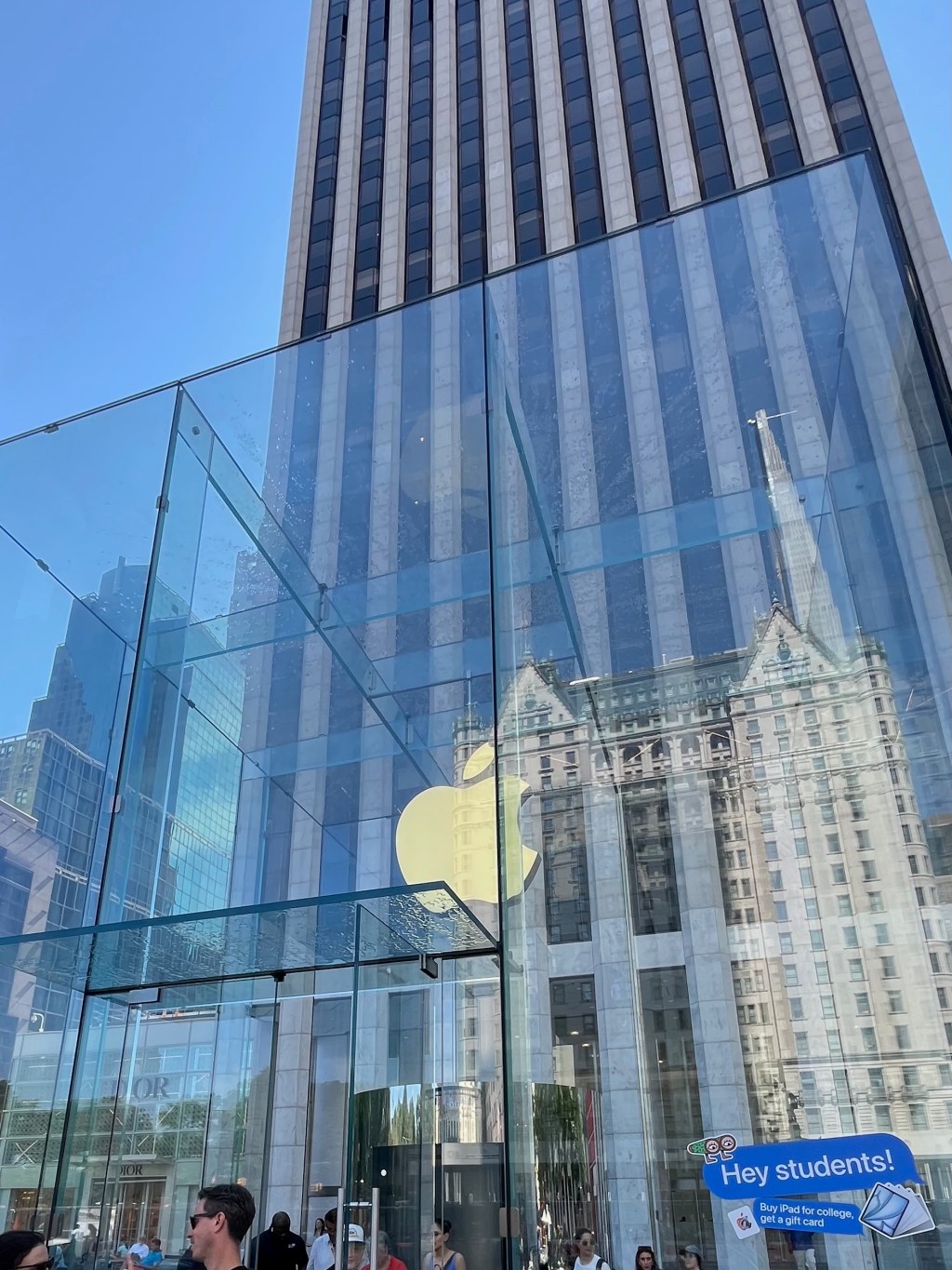 I visited two Apple stores in&nbsp;NYC!